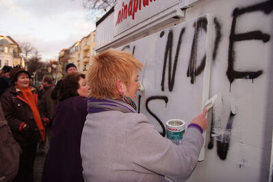 Mechthild Rawert beginnt mit der Malaktion