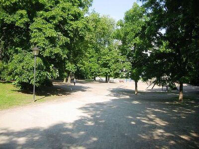 http://commons.wikimedia.org/wiki/File:Berlin-Sch%C3%B6neberg_Heinrich-Lassen-Park.jpg